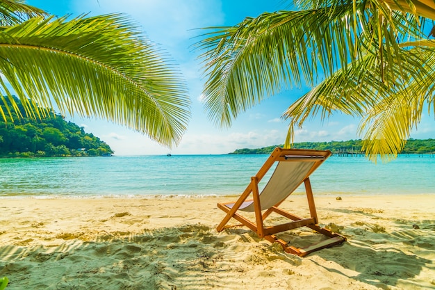 Piękna tropikalna plaża i morze