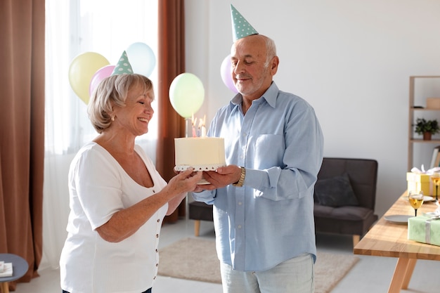 Piękne przyjęcie urodzinowe dla seniorów