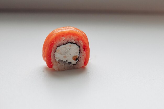 Piękne pyszne sushi Dostawa Sushi Reklamowe rolki sushi z ryb i sera
