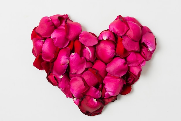 Piękne róże w kształcie serca