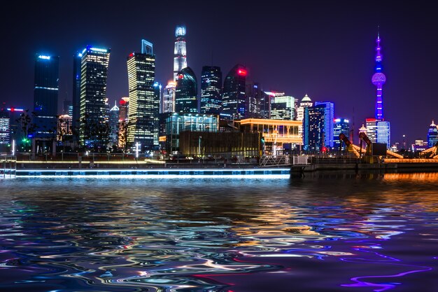 Piękne Szanghaj skyline w nocy, nowoczesne tła miejskich