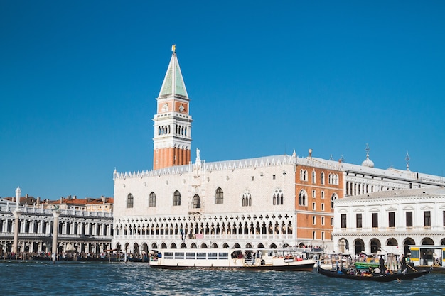 Piękne ujęcie budynku Piazza San Marco we Włoszech