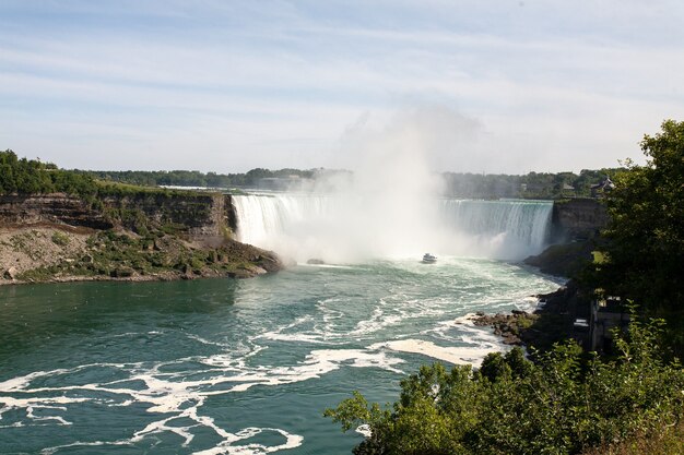 Piękne ujęcie wodospadu Horseshoe Falls w Kanadzie