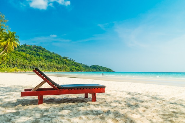 Pięknej przyrody tropikalnej plaży