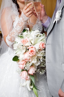 Piękny bukiet ślubny na weselu