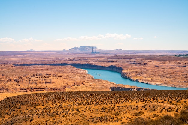 Bezpłatne zdjęcie piękny widok na jezioro powell w stanie arizona, usa