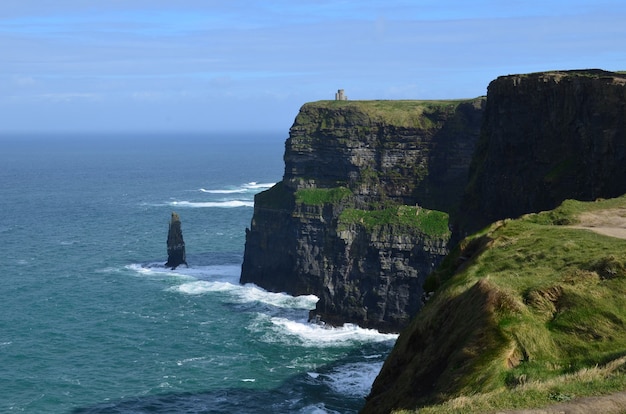 Bezpłatne zdjęcie piękny widok na klify moher w hrabstwie clare w irlandii.