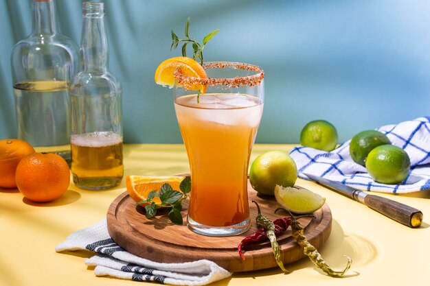 Pikantna kompozycja napoju michelada