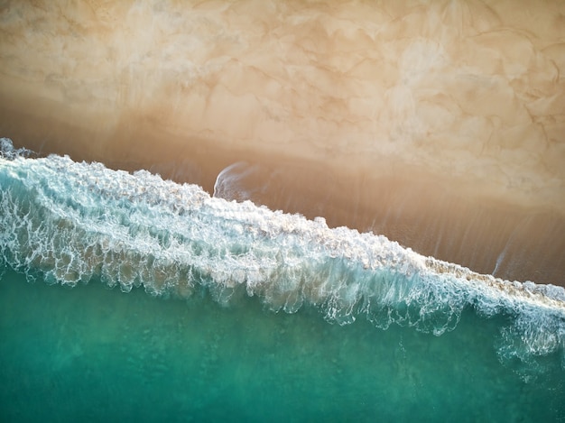 Północ plaża i ocean w Nazare Portugalia