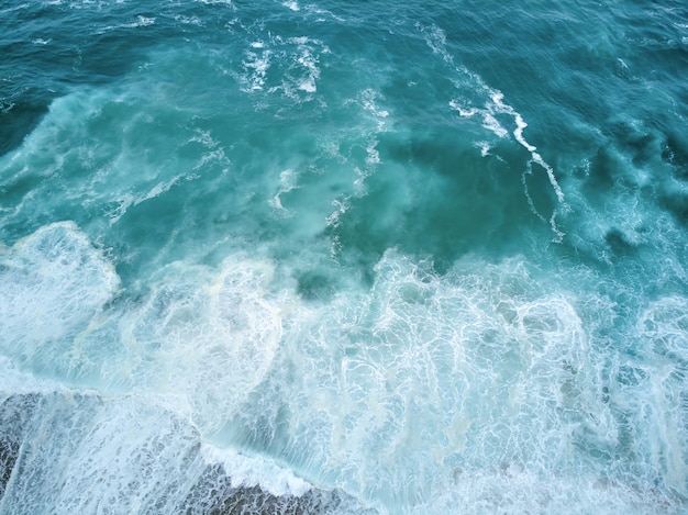 Północ Plaża I Ocean W Nazare Portugalia