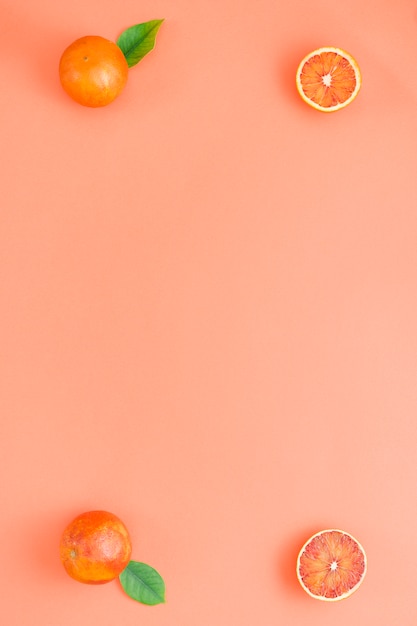 Pomarańcze w widoku z góry w rogach
