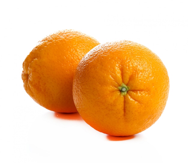 Pomarańczowy na białych na białym tle