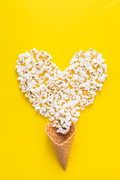 Popcorn serce i stożek gofry
