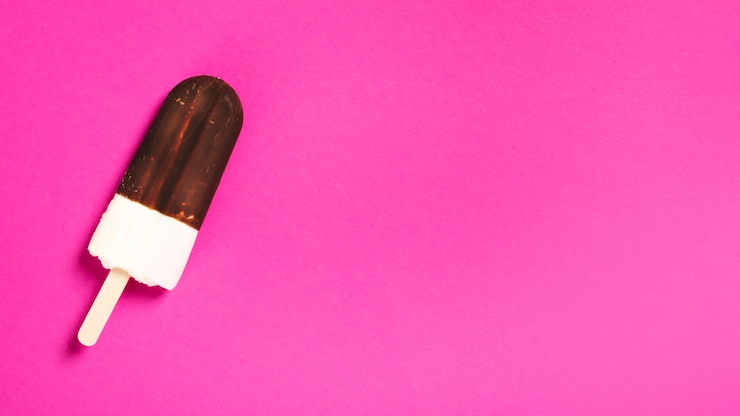 Bezpłatny plik Zdjęcie popsicle w polewie czekoladowej