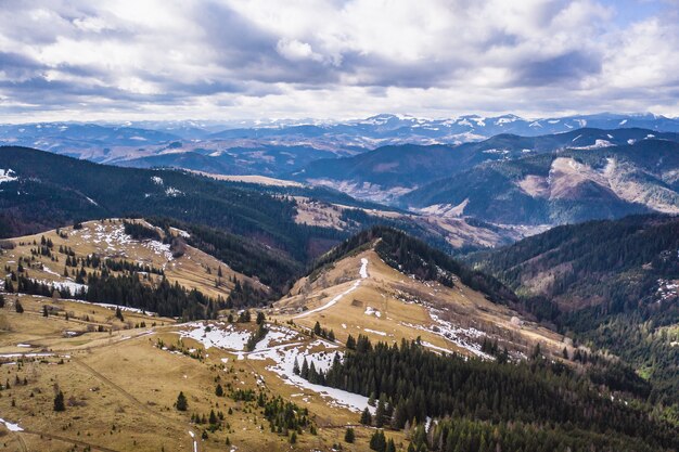 Poranek w górach. Karpaty, Ukraina, Europa Świat piękna