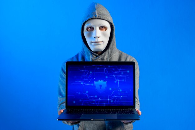 Portret hacker z maską