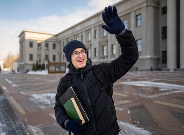 Portret Męski Student Z Macha Książkami