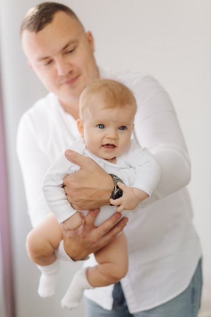 Bezpłatne zdjęcie portret młodej rodziny