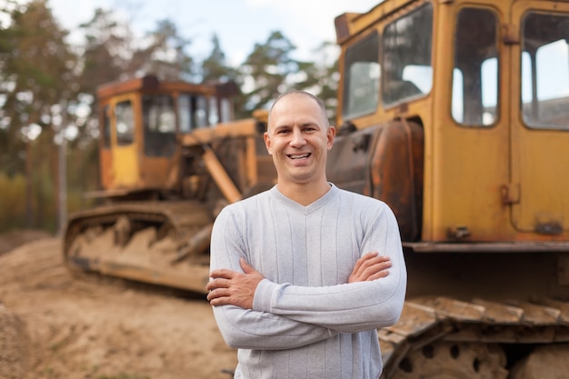 Bezpłatne zdjęcie portret operatora ciągnika