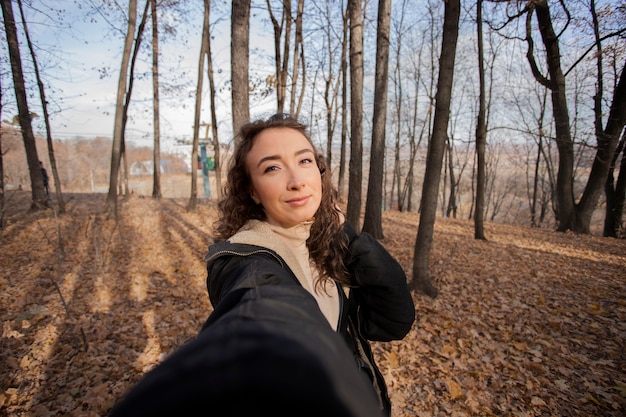 Bezpłatne zdjęcie portret selfie do rozmowy wideo