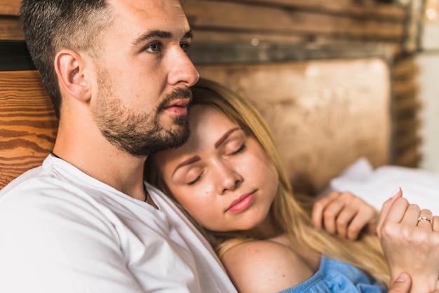 Bezpłatne zdjęcie portret śliczna kochająca para