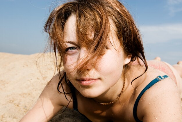 Bezpłatne zdjęcie portrety na plaży