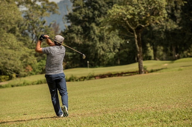 Profesjonalny golfista. Bali. Indonezja.