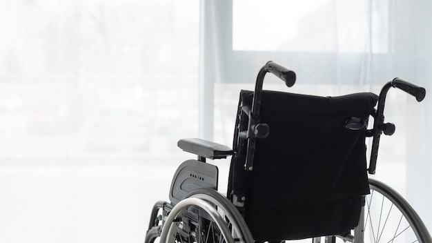 Bezpłatne zdjęcie profesjonalny wózek inwalidzki z bliska