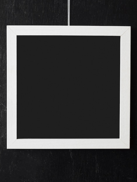 Bezpłatne zdjęcie prosta biała ramka z pustym wnętrzem