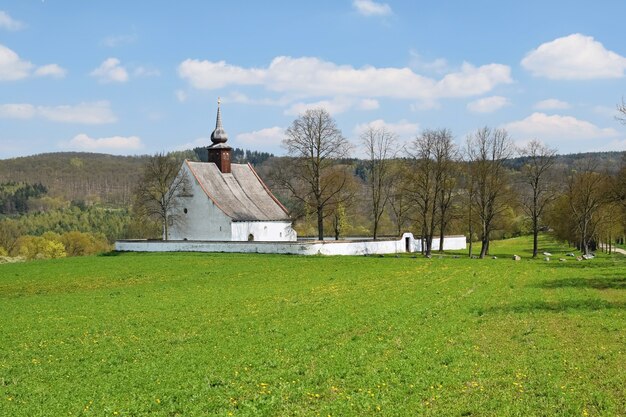 &quot;Prosty kościół w polu&quot;