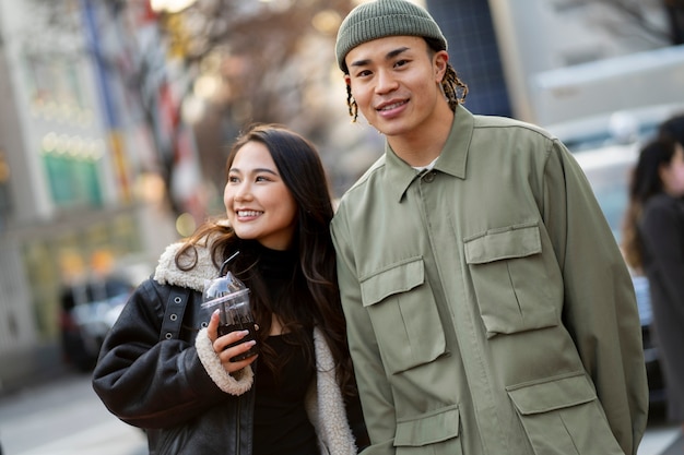 Przyjaciele Z Japonii Nastolatka Bawią Się