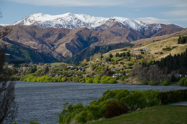 Punkt widokowy pasma górskiego The Remarkables w Queenstown w Nowej Zelandii