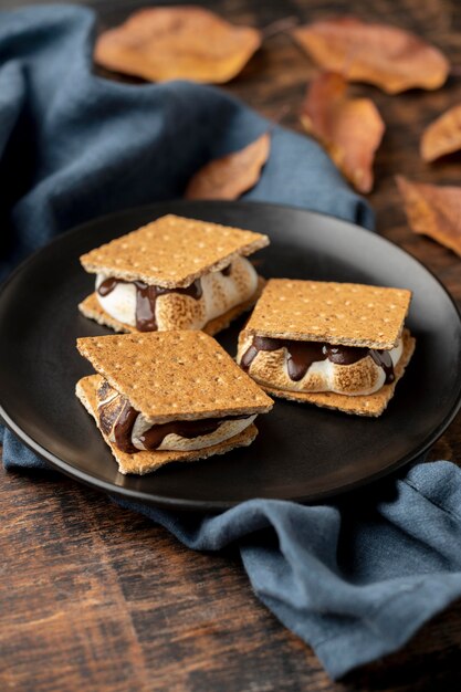 Pyszna aranżacja deserów s'mores