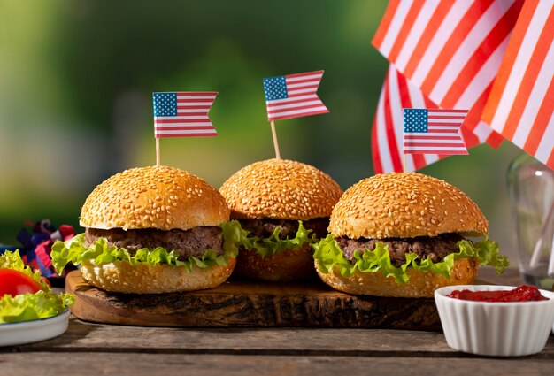 Pyszne hamburgery na święto pracy w USA