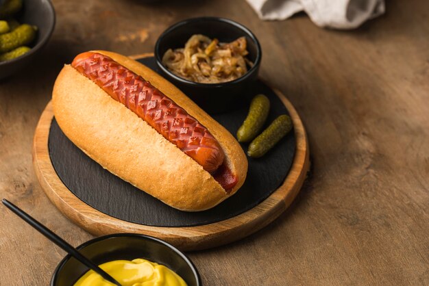 Pyszny Hot Dog Pod Wysokim Kątem