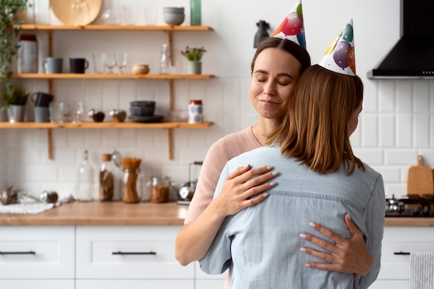 Queerowa Para świętująca Razem Urodziny