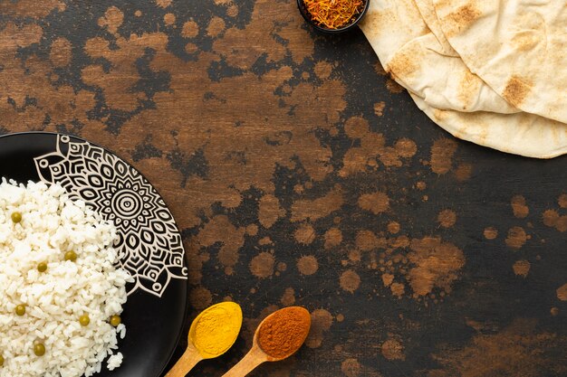 Rama indyjskie jedzenie z góry