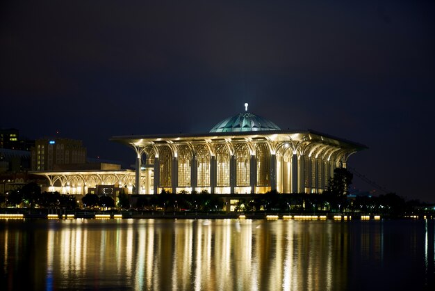 religia noc longexposure budynku góry