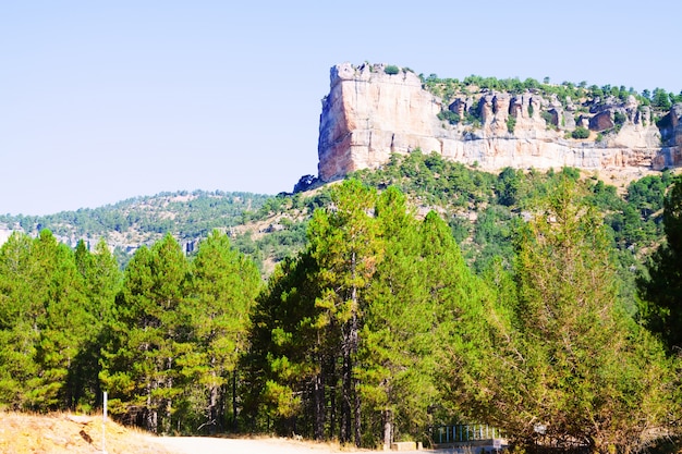 Bezpłatne zdjęcie rocky krajobraz serrania de cuenca