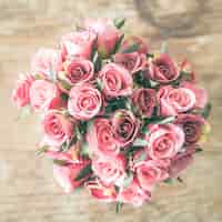 Bezpłatne zdjęcie rose wazon