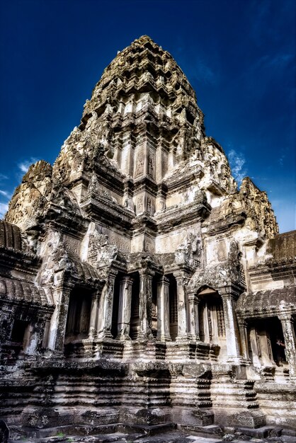 Ruiny zabytkowej świątyni Angkor Wat w Siem Reap w Kambodży