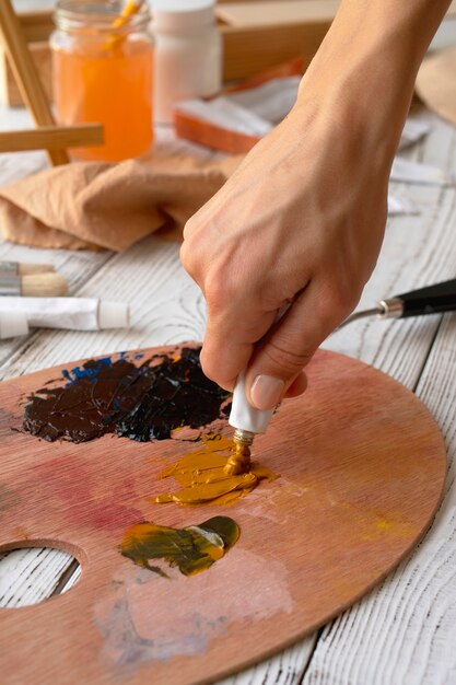 Bezpłatne zdjęcie rurki z farbą olejną do malowania