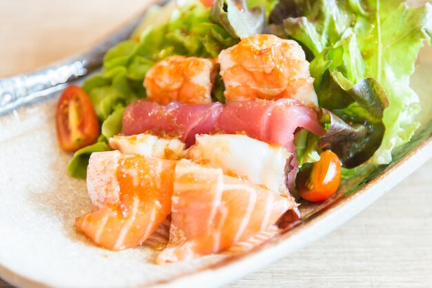 Sałatka z sashimi