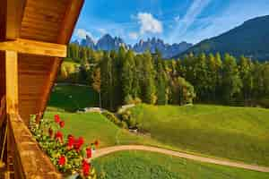 Bezpłatne zdjęcie santa maddalena w dolomitach południowy tyrol