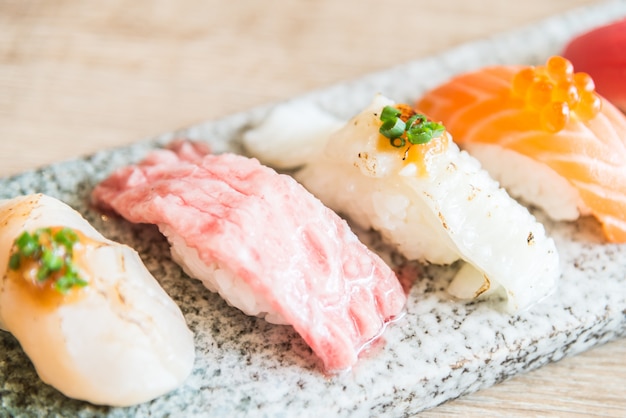 Selektywne fokus na sushi roll
