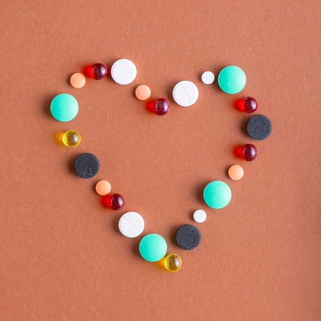 Serce z różnych tabletek