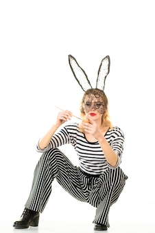 Sexy easter bunny girl seksowna dziewczyna w masce królika seksowna dziewczyna w czarnej masce królika kobieta z maską królika