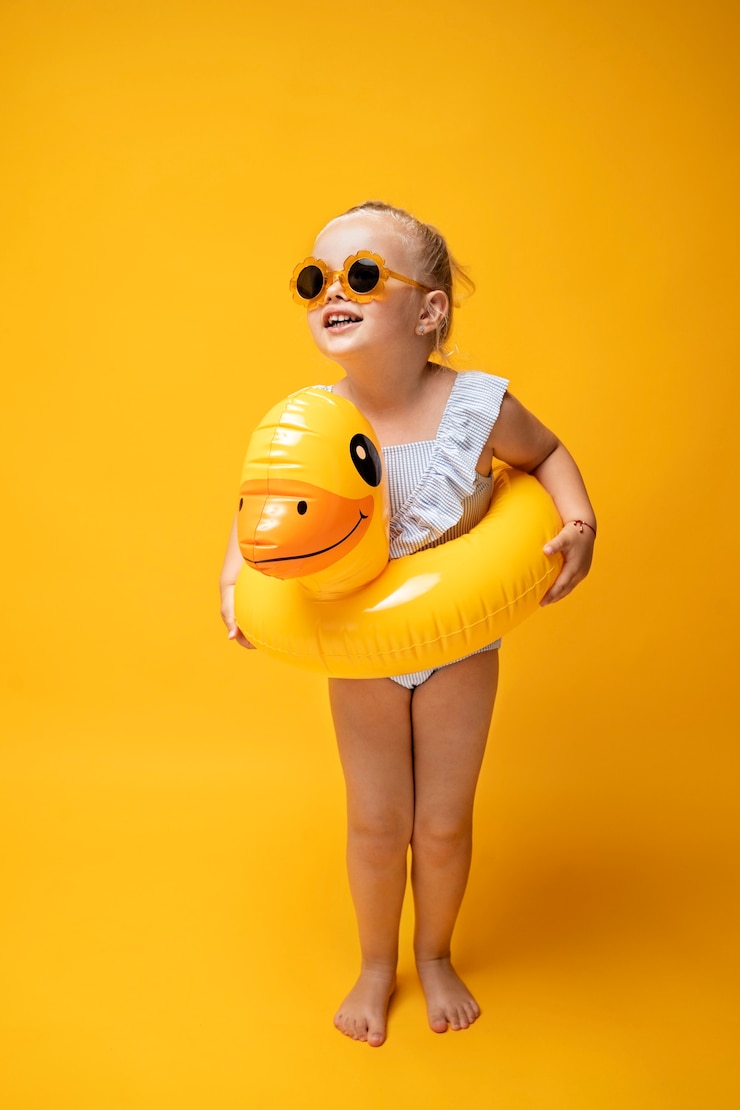 Bezpłatny plik Zdjęcie śliczna dziewczyna w bikini