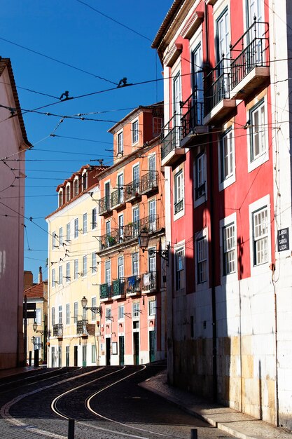 Słynna ulica w Lizbonie latem, Portugalia