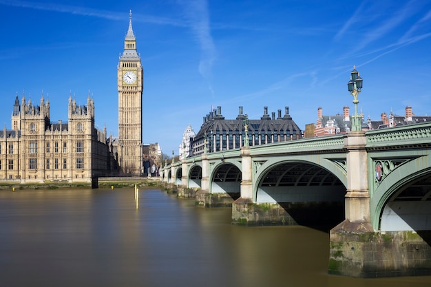 Słynny widok na Big Bena i Houses of Parliament, Londyn, Wielka Brytania